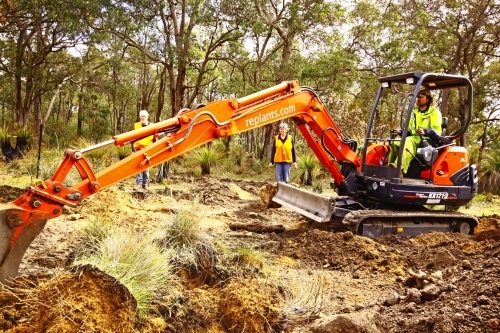 Digging at mahogany Creek Digging at Mahogany Creek